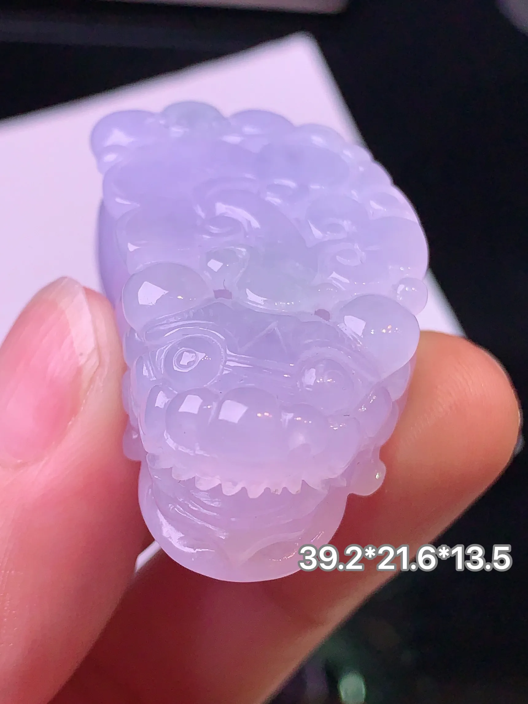 紫罗兰貔貅吊坠 玉质细腻 色泽清新艳丽 整体尺寸39.2*21.6*13.5