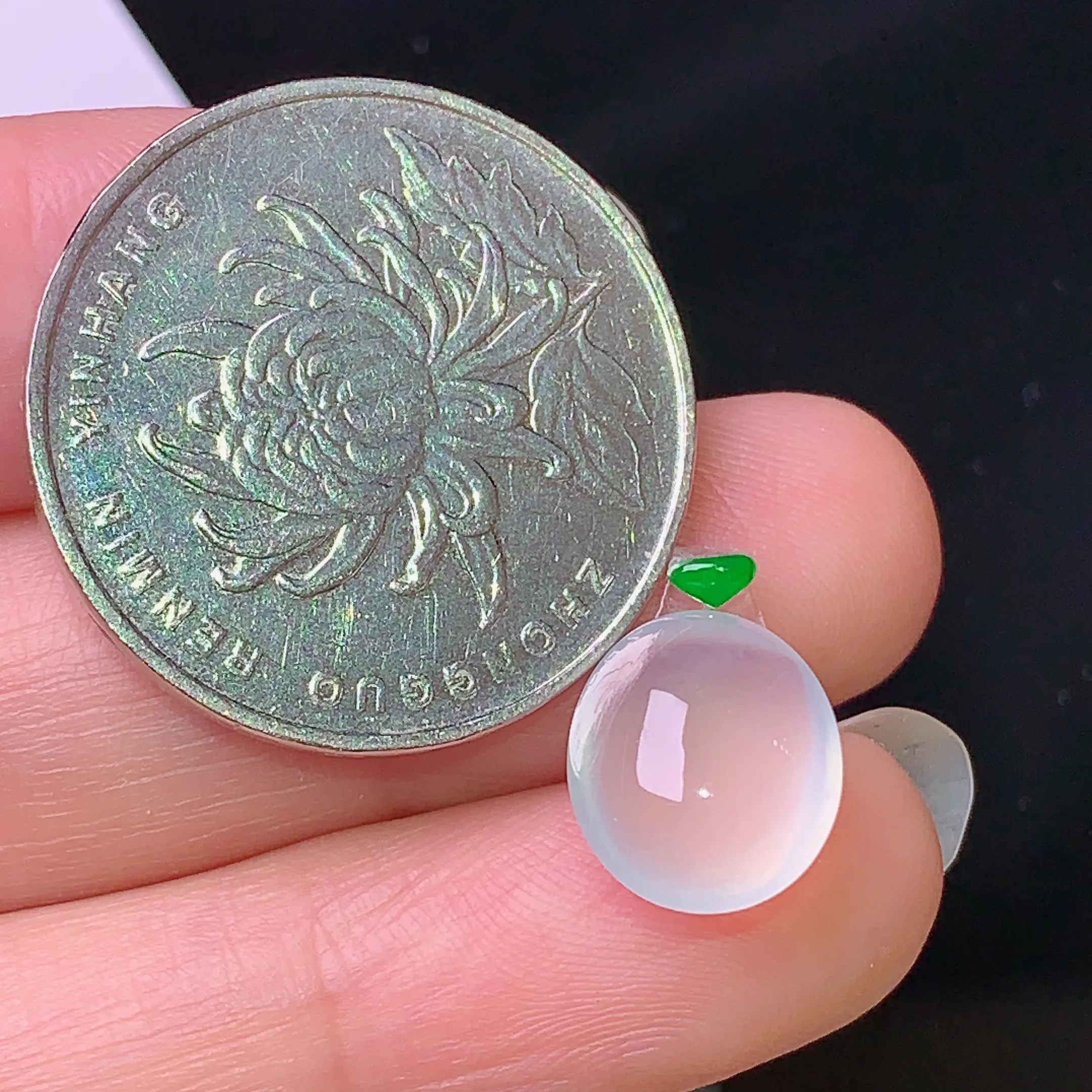 镶嵌款 玻璃种蛋面吊坠 玉质细腻 色泽清新艳丽 整体尺寸11.5*9.8*5