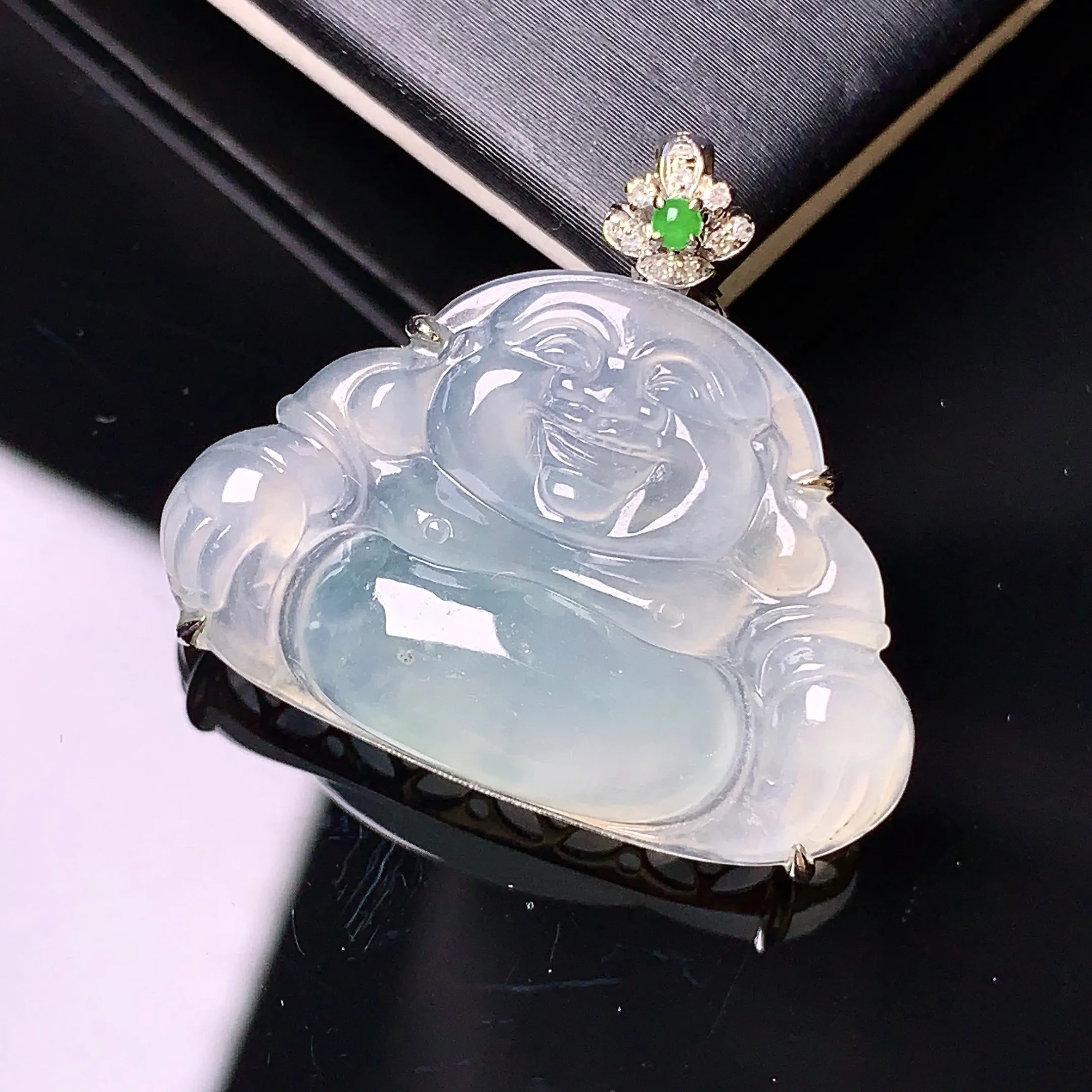 18k金钻镶嵌冰种佛公吊坠 玉质细腻 色泽清新艳丽 整体尺寸24.5*27.8*6.3