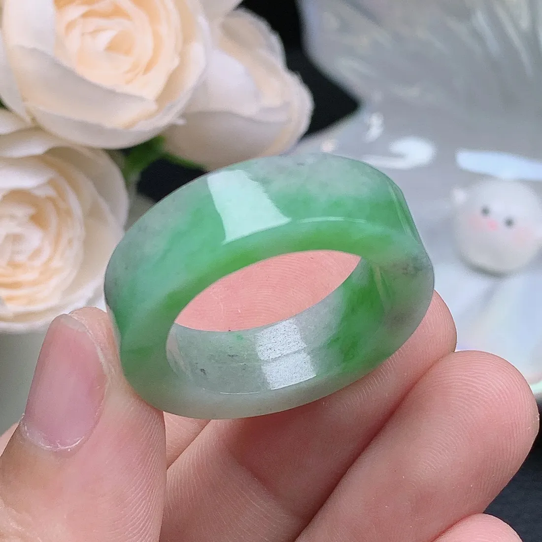 缅甸老坑种翡翠大圈口飘绿乌鸡方戒指玉指环  水润通透 尺寸：22.3-8.1-4.5mm 29号圈口6S