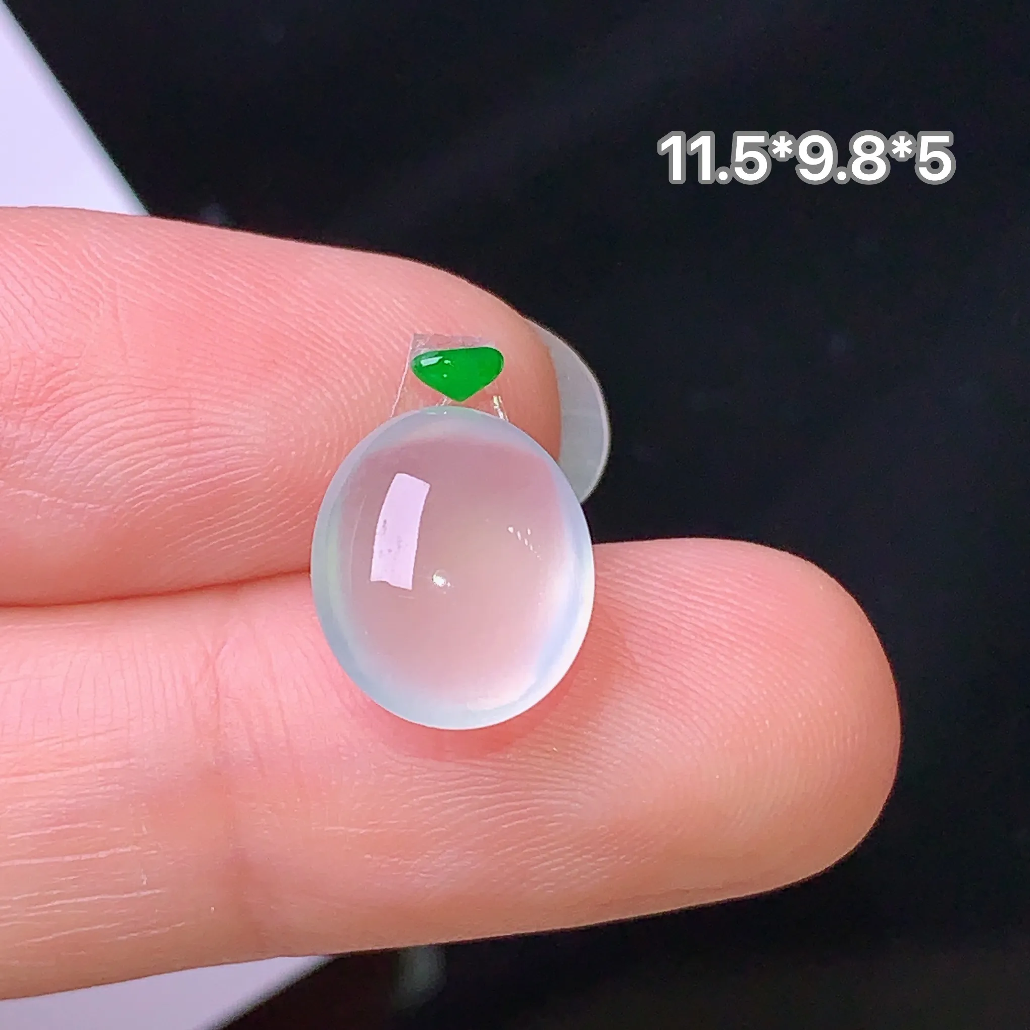 镶嵌款 玻璃种蛋面吊坠 玉质细腻 色泽清新艳丽 整体尺寸11.5*9.8*5