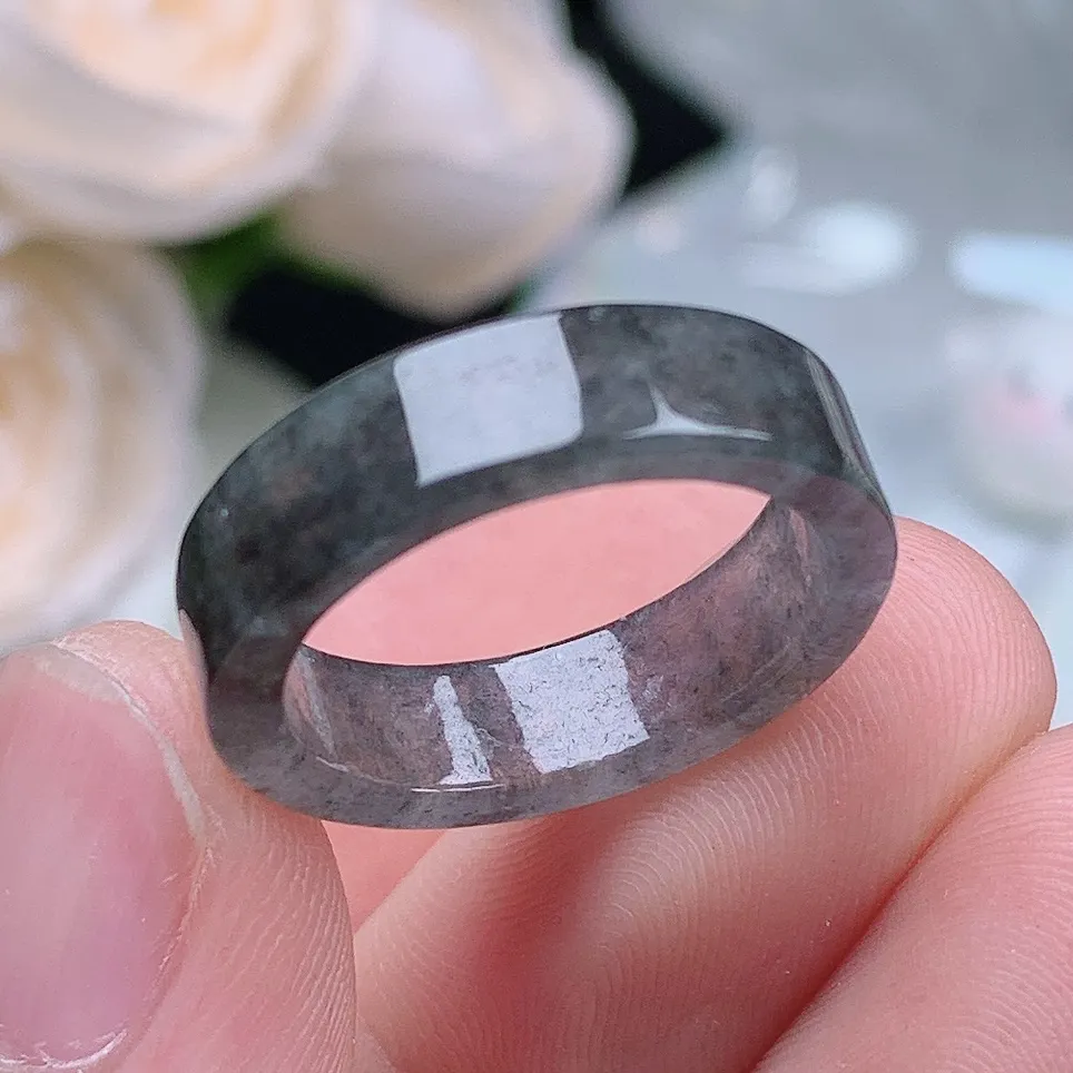 缅甸老坑冰种翡翠水润起胶乌鸡方戒戒指玉指环  水润通透 尺寸：17.1-5.4-2.5mm 14号圈口6S