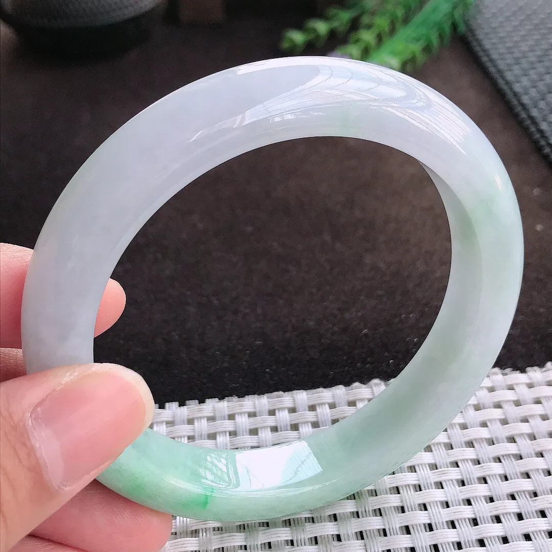 天然a货翡翠62.5/13/9.5老坑精美温润飘阳绿大圈口手镯宽边翡翠玉手镯