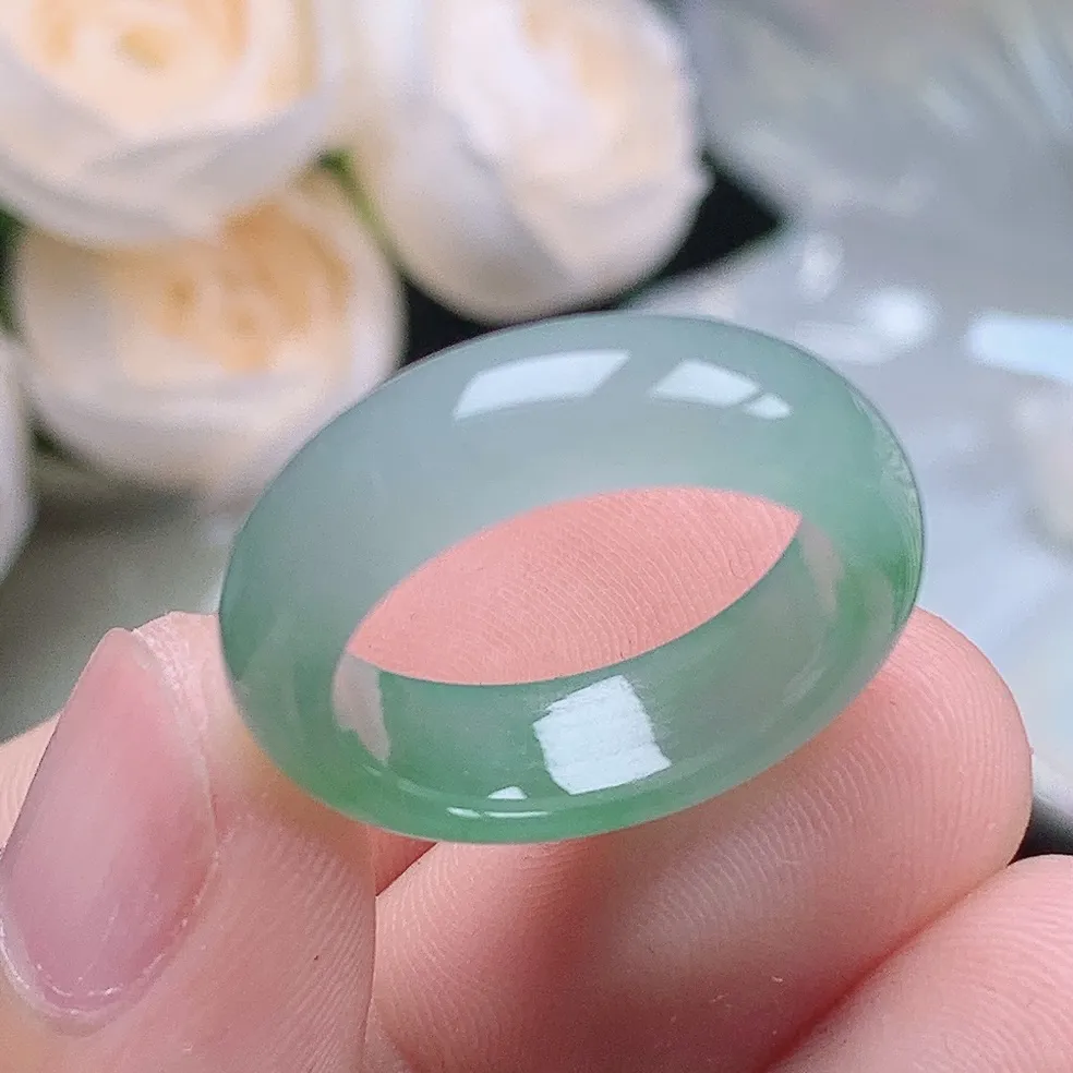 缅甸老坑种翡翠水润半山水飘绿戒指玉指环  水润通透 尺寸：17.8-6.5-3.7mm 16号圈口6S