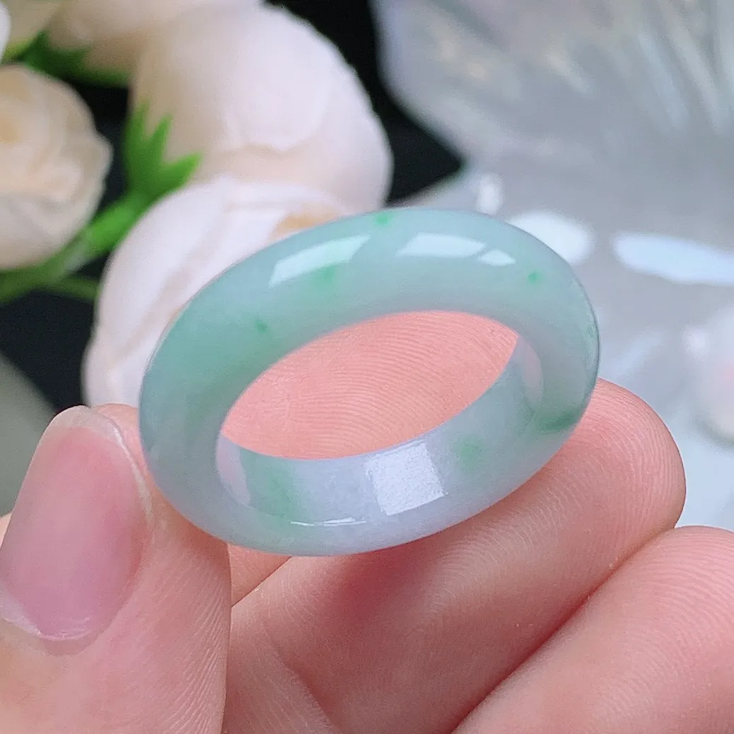 缅甸老坑种翡翠水润飘花戒指玉指环  水润通透 尺寸：18.8-5.8-3.9mm 19号圈口6S