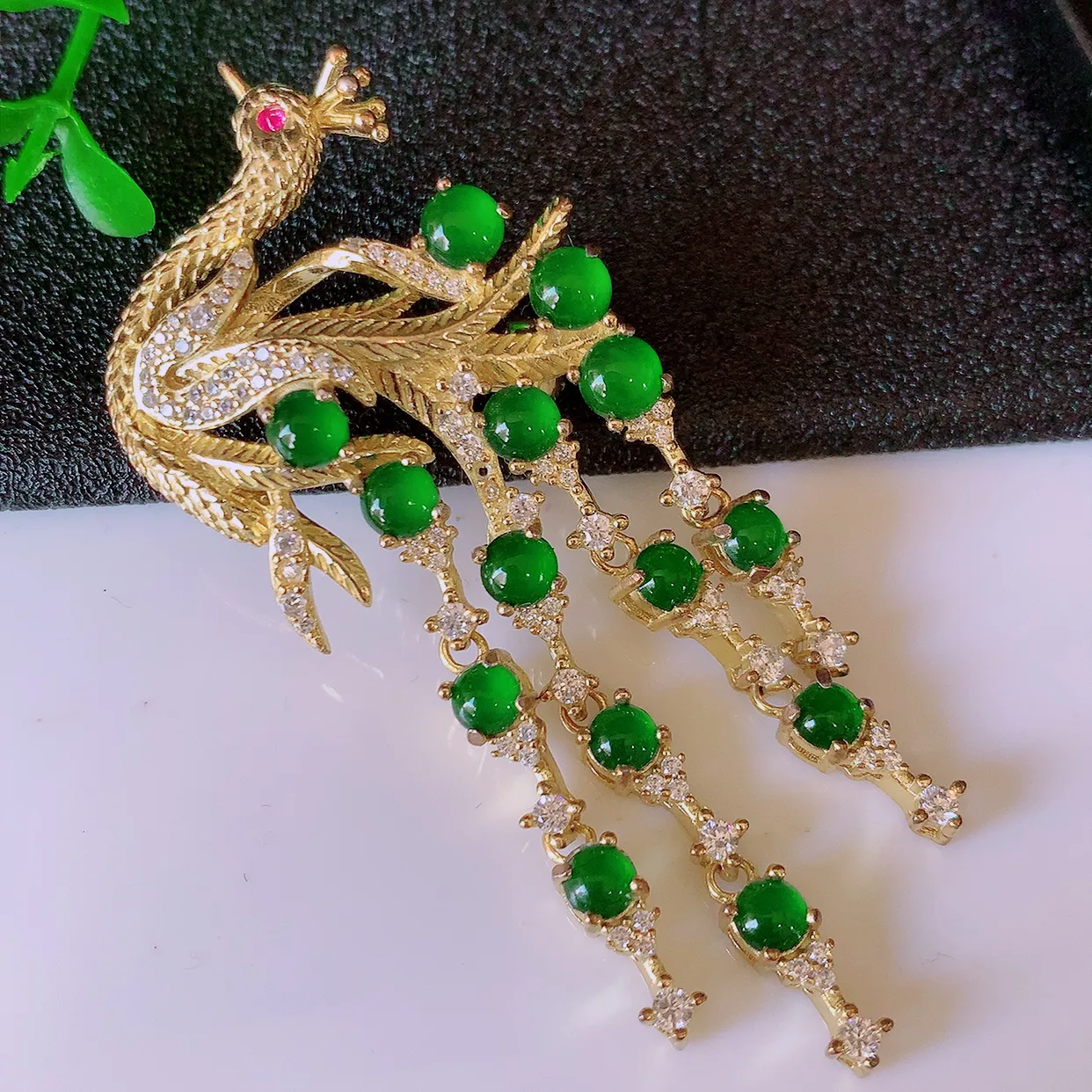 冰透满绿翡翠925银镶嵌凤凰胸针，自然光实拍，翠色灵动，颜色漂亮，种老水足，品相佳，佩戴佳品！#97