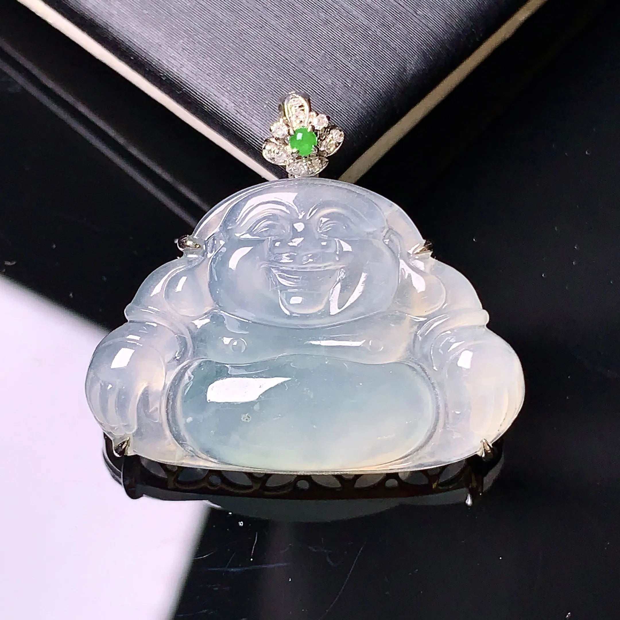 18k金钻镶嵌冰种佛公吊坠 玉质细腻 色泽清新艳丽 整体尺寸24.5*27.8*6.3