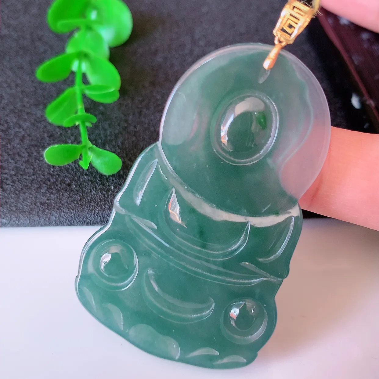 18K金镶嵌冰种满色翡翠观音菩萨吊坠，赐福翡翠观音，观音面相端庄，品相佳，佩戴气质！#35.15整体60裸石54.2*34.5*5.5