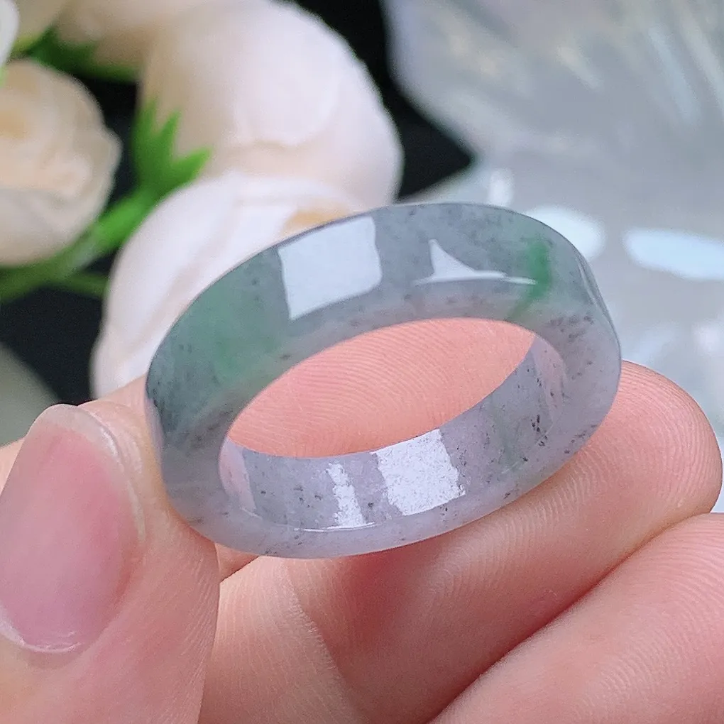 缅甸老坑种翡翠水润飘绿乌鸡方戒指玉指环  水润通透 尺寸：20.1-5.6-3.5mm 23号圈口6S