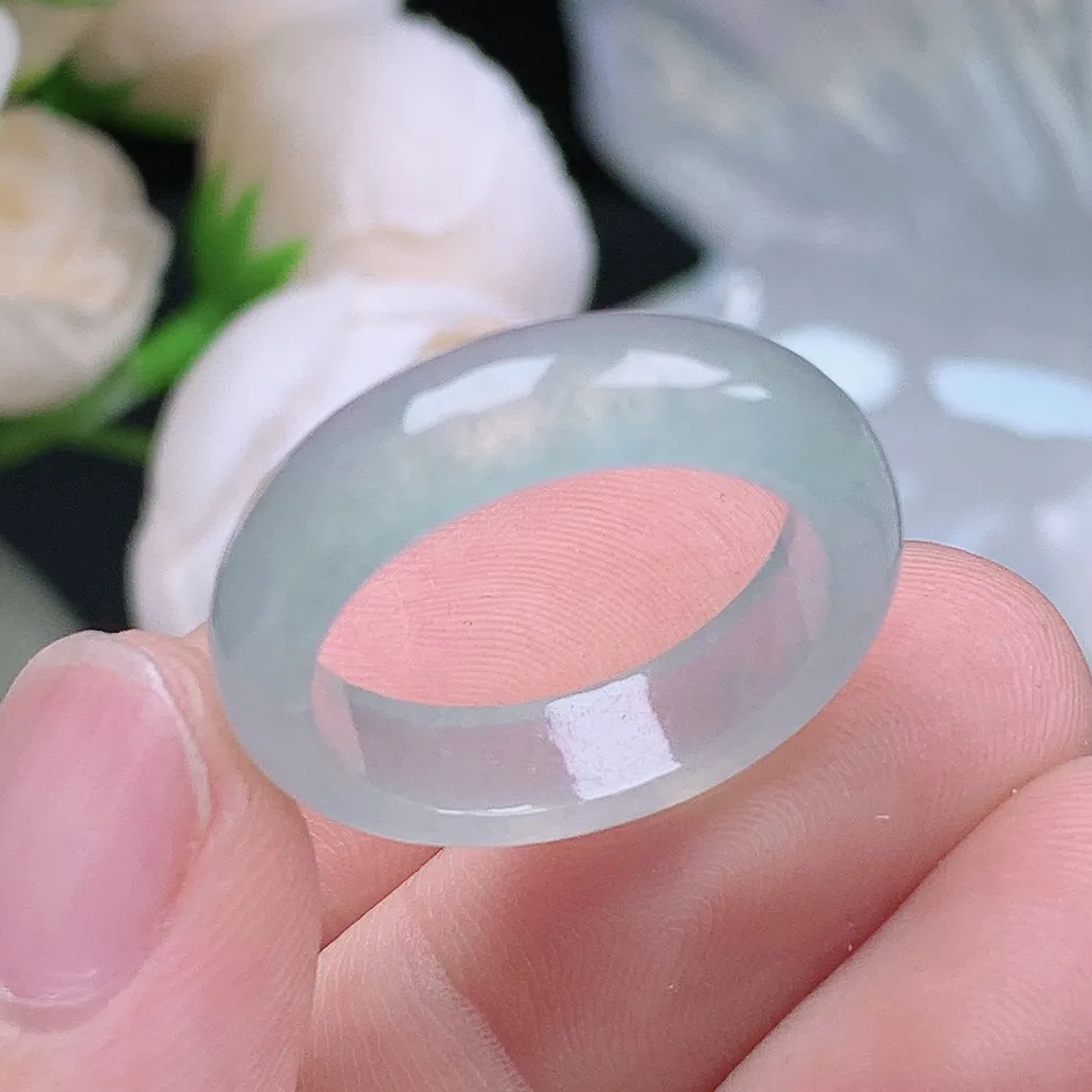 缅甸老坑冰种翡翠水润晴底起胶戒指玉指环  水润通透 尺寸：18.8-5.6-3.3mm 19号圈口6S