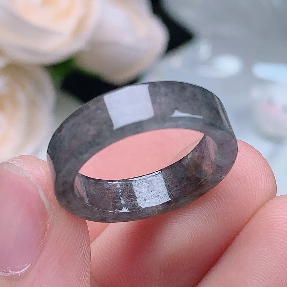 缅甸老坑冰种翡翠水润起胶乌鸡方戒戒指玉指环  水润通透 尺寸：17.1-5.4-2.5mm 14号圈口6S