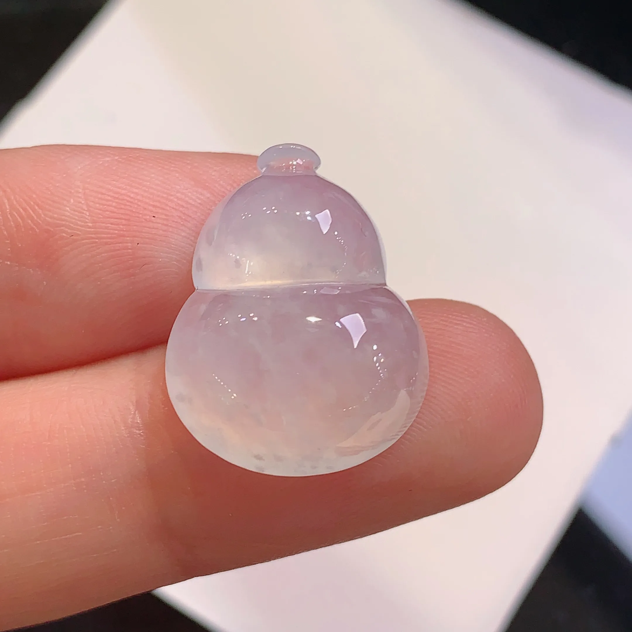 镶嵌款 冰种葫芦吊坠 玉质细腻 色泽清新艳丽 整体尺寸20*15.3*6.2