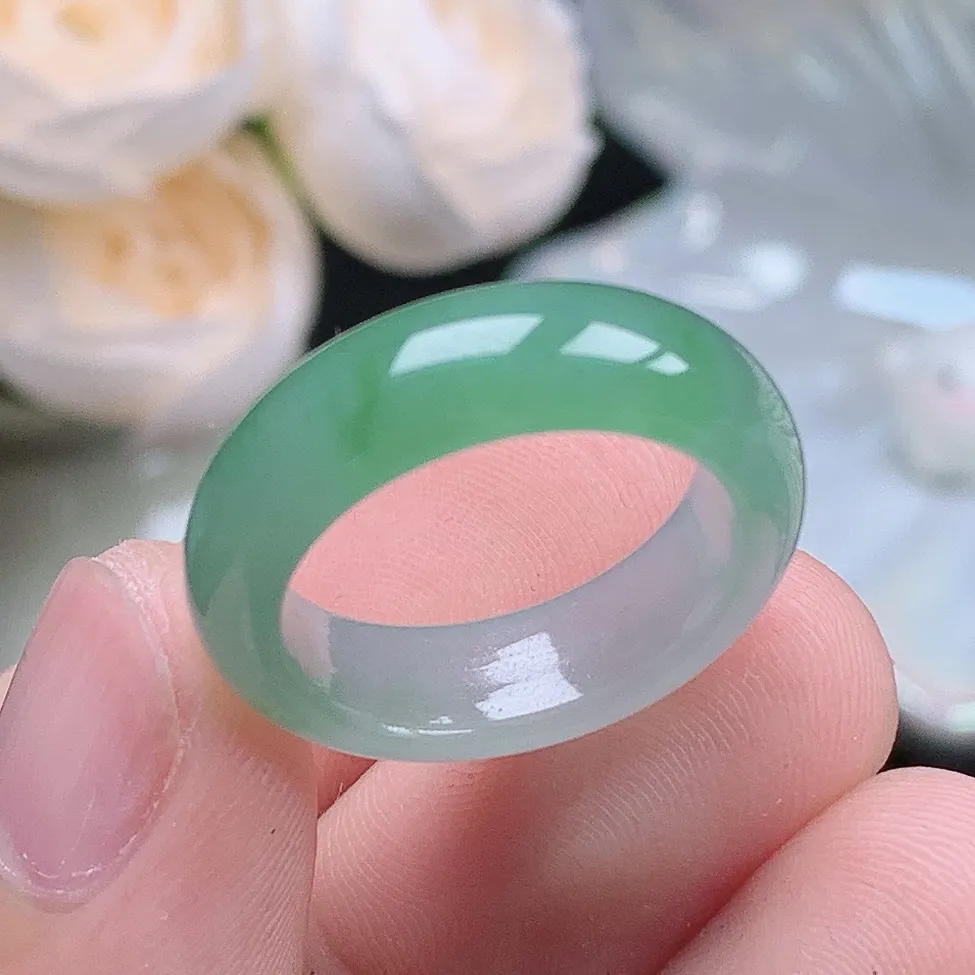 缅甸老坑种翡翠水润半山水飘绿戒指玉指环  水润通透 尺寸：17.8-6.5-3.7mm 16号圈口6