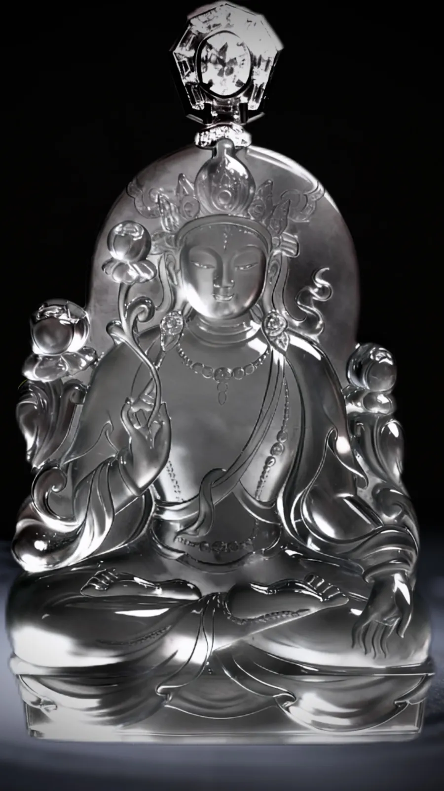 【白度母】，七眼度母，观世音菩萨化身，
山海玉雕艺术作品，
作品裸石67.5-51-6.2mm，
18K金，南非钻，