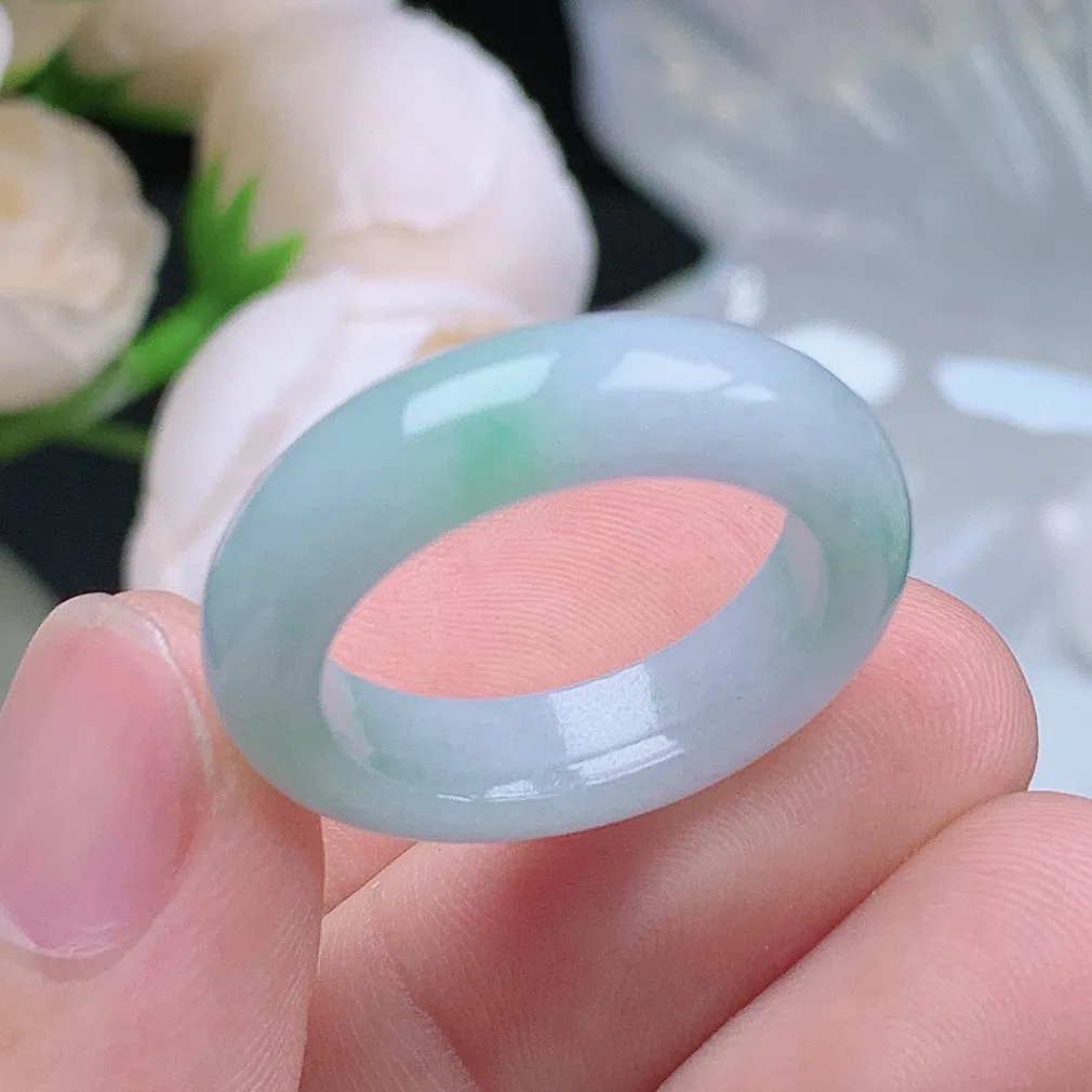 缅甸老坑种翡翠水润飘花戒指玉指环  水润通透 尺寸：18.8-5.8-3.9mm 19号圈口6S