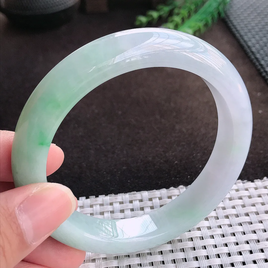 天然a货翡翠62.5/13/9.5老坑精美温润飘阳绿大圈口手镯宽边翡翠玉手镯