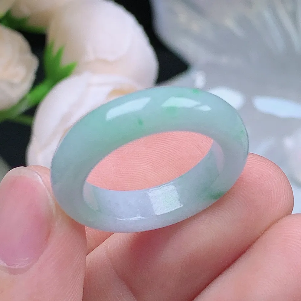 缅甸老坑种翡翠水润飘花戒指玉指环  水润通透 尺寸：18.8-5.8-3.9mm 19号圈口6S