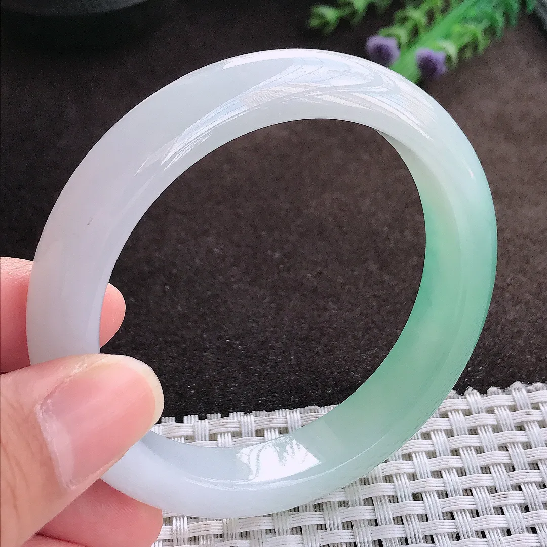 天然a货翡翠57/12.3/8.9老坑冰链果冻冰晴绿手镯宽边翡翠玉手镯