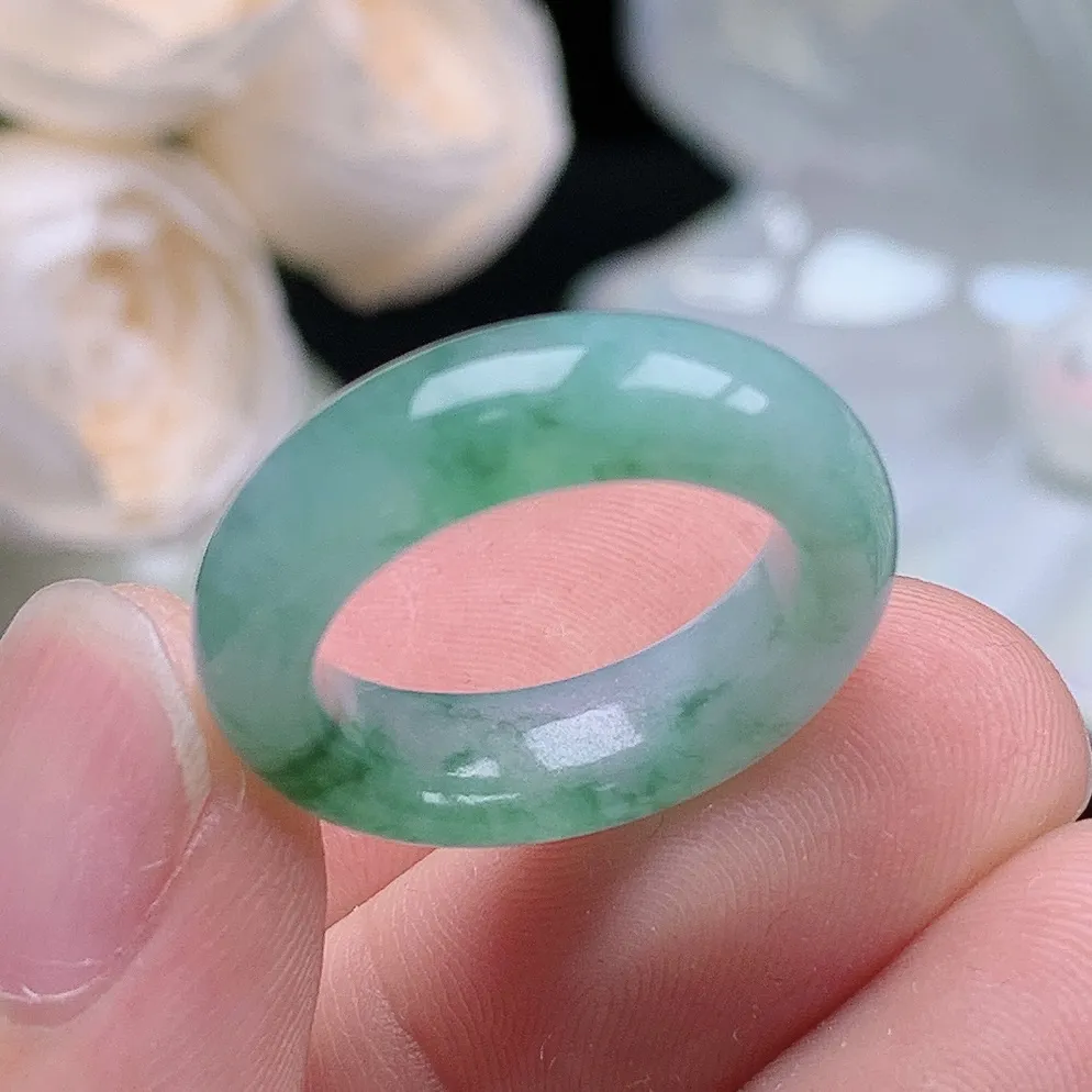 缅甸老坑种翡翠水润起胶飘绿花戒指玉指环  水润通透 尺寸：16.1-6.1-4.1mm 12号圈口6S