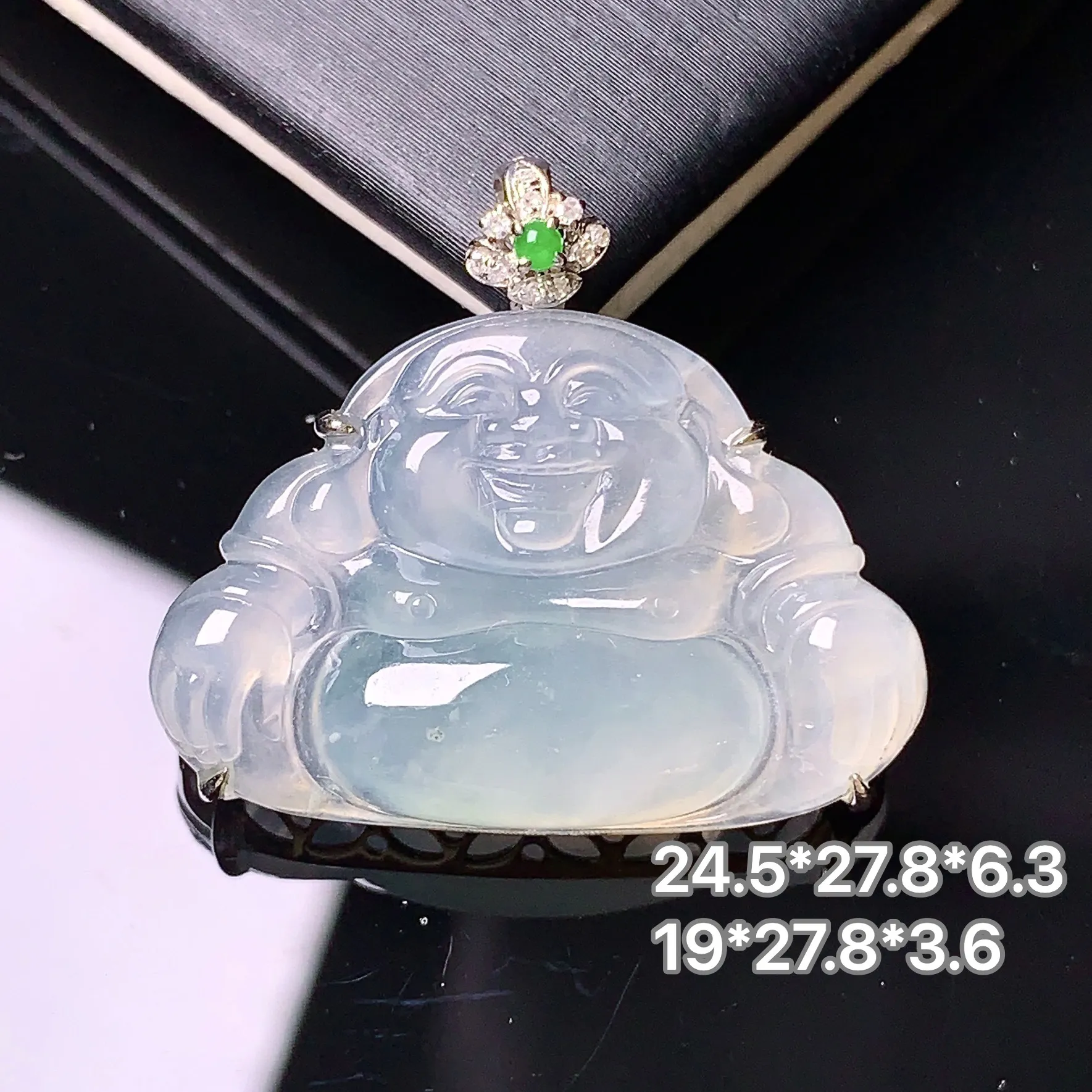 18k金钻镶嵌冰种佛公吊坠 玉质细腻 色泽清新艳丽 整体尺寸24.5*27.8*6.3