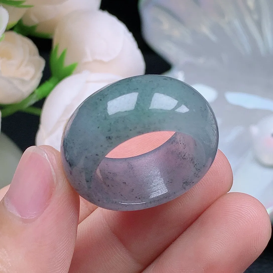 缅甸老坑冰种翡翠水润起胶冰乌鸡宽边轮胎戒指玉指环  水润通透 尺寸：20.1-12.4-5.1mm 