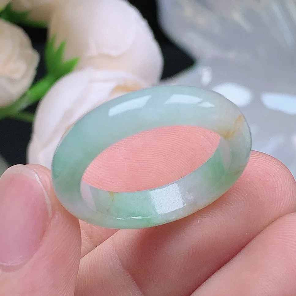 缅甸老坑种翡翠水润双彩黄加绿戒指玉指环  水润通透 尺寸：20.2-5.4-3.5mm 23号圈口6S