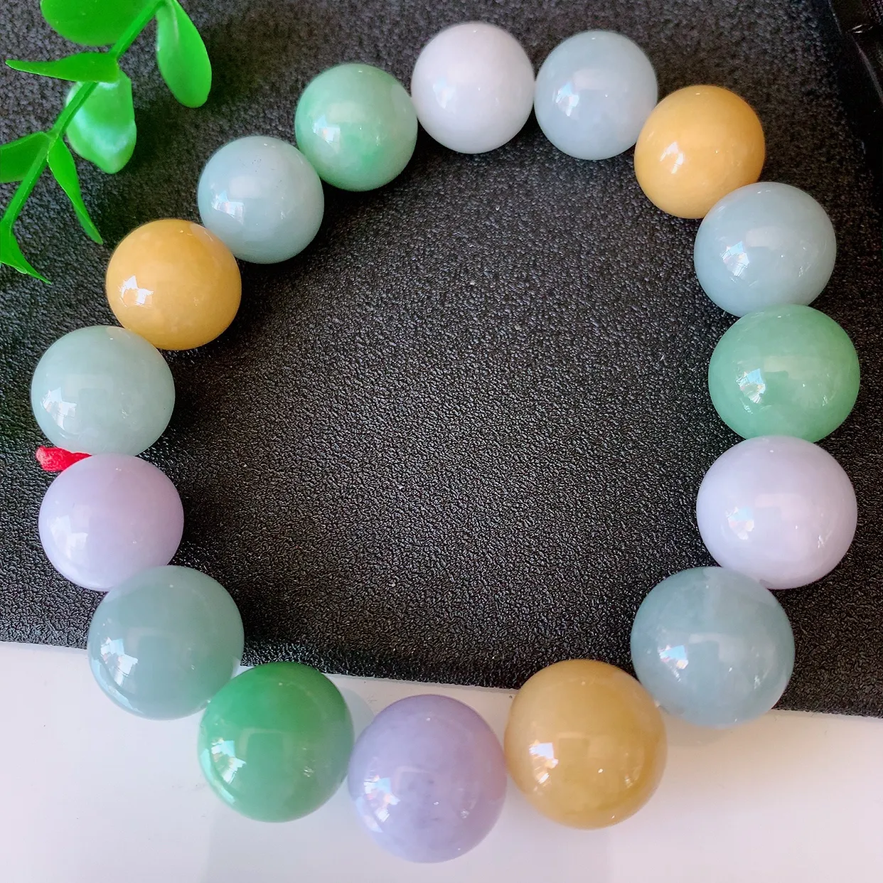 自然光实拍，冰润多宝翡翠手链，多彩翡翠手串，颜色丰富，料子细腻，高档大气，自戴送礼佳品！#46.15取一尺寸13.2mm