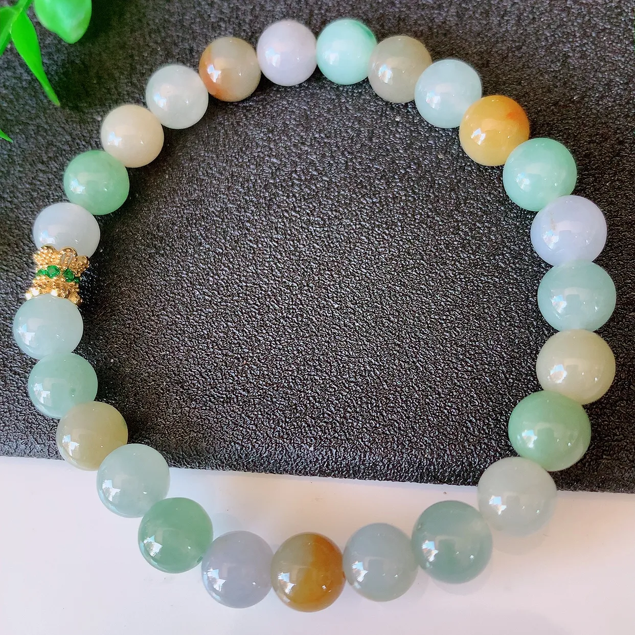 自然光实拍，冰润多宝翡翠手链，多彩翡翠手串，颜色丰富，料子细腻，高档大气，自戴送礼佳品！#46.15取一尺寸7.5mm