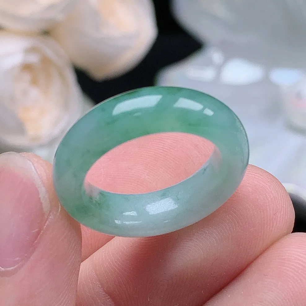 缅甸老坑种翡翠水润起胶飘绿花戒指玉指环  水润通透 尺寸：16.1-6.1-4.1mm 12号圈口6S