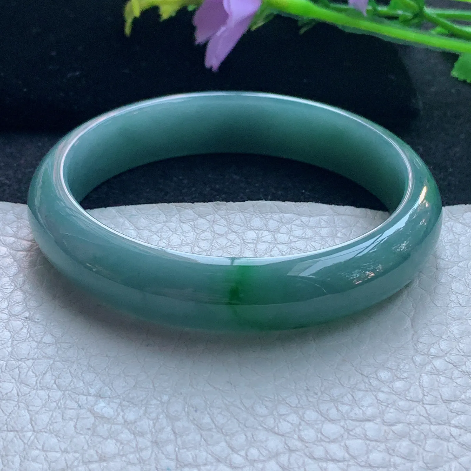 js自然光57*12.9*7平安镯 翡翠A货玉手镯蓝韵秀气宽边玉手环