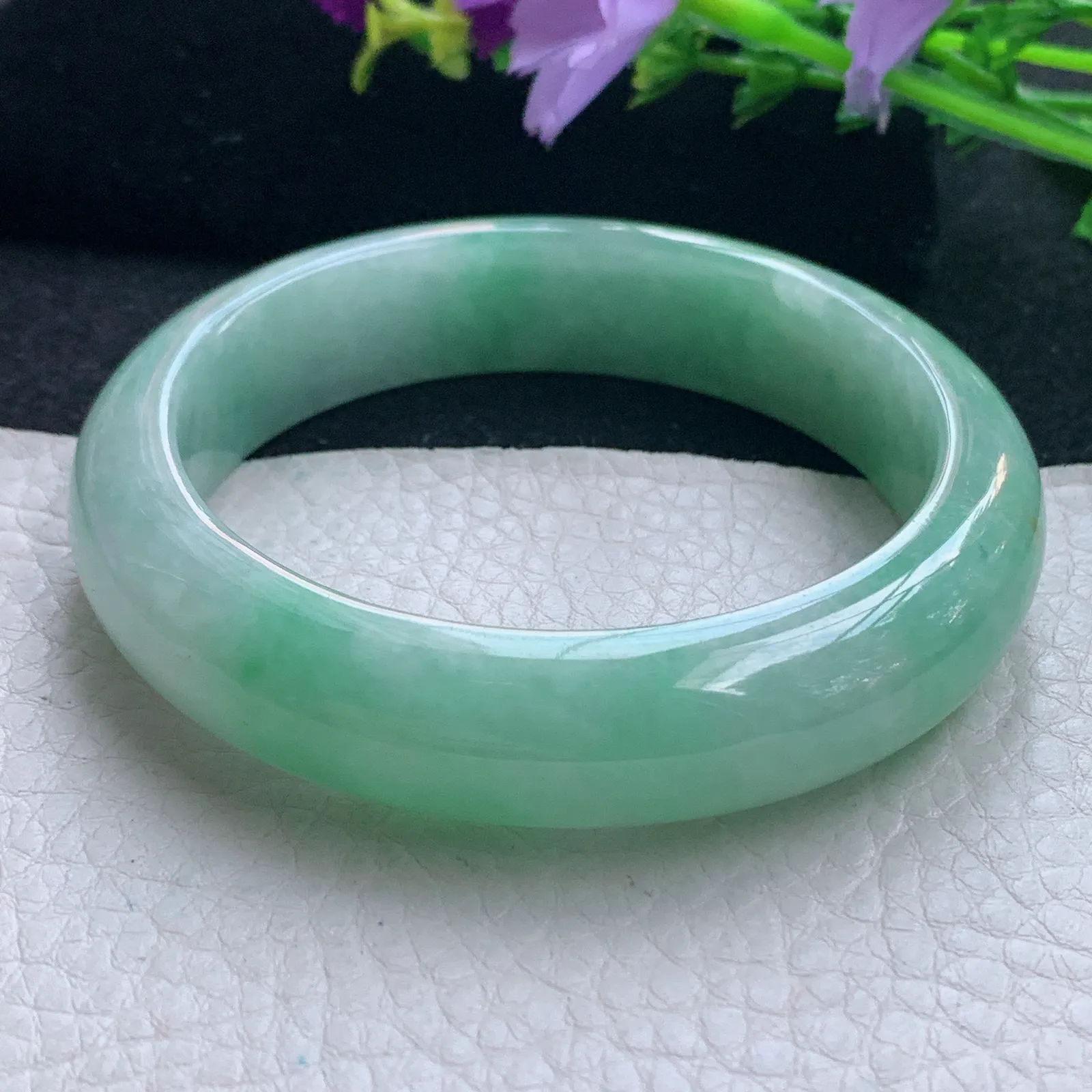 hy自然光58*14.2*8.8平安镯 缅甸翡翠玉手镯飘绿宽边玉手环