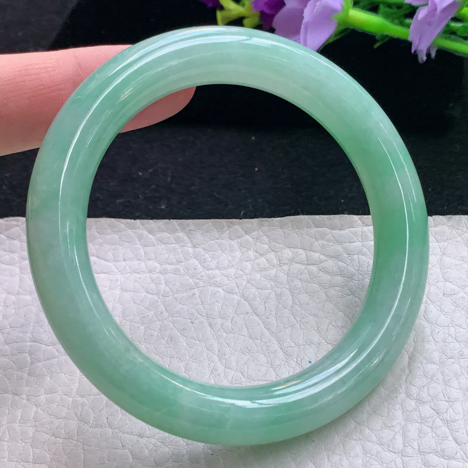 jl自然光55.5*10美人镯 缅甸翡翠玉手镯冰绿圆条玉手环 美人镯