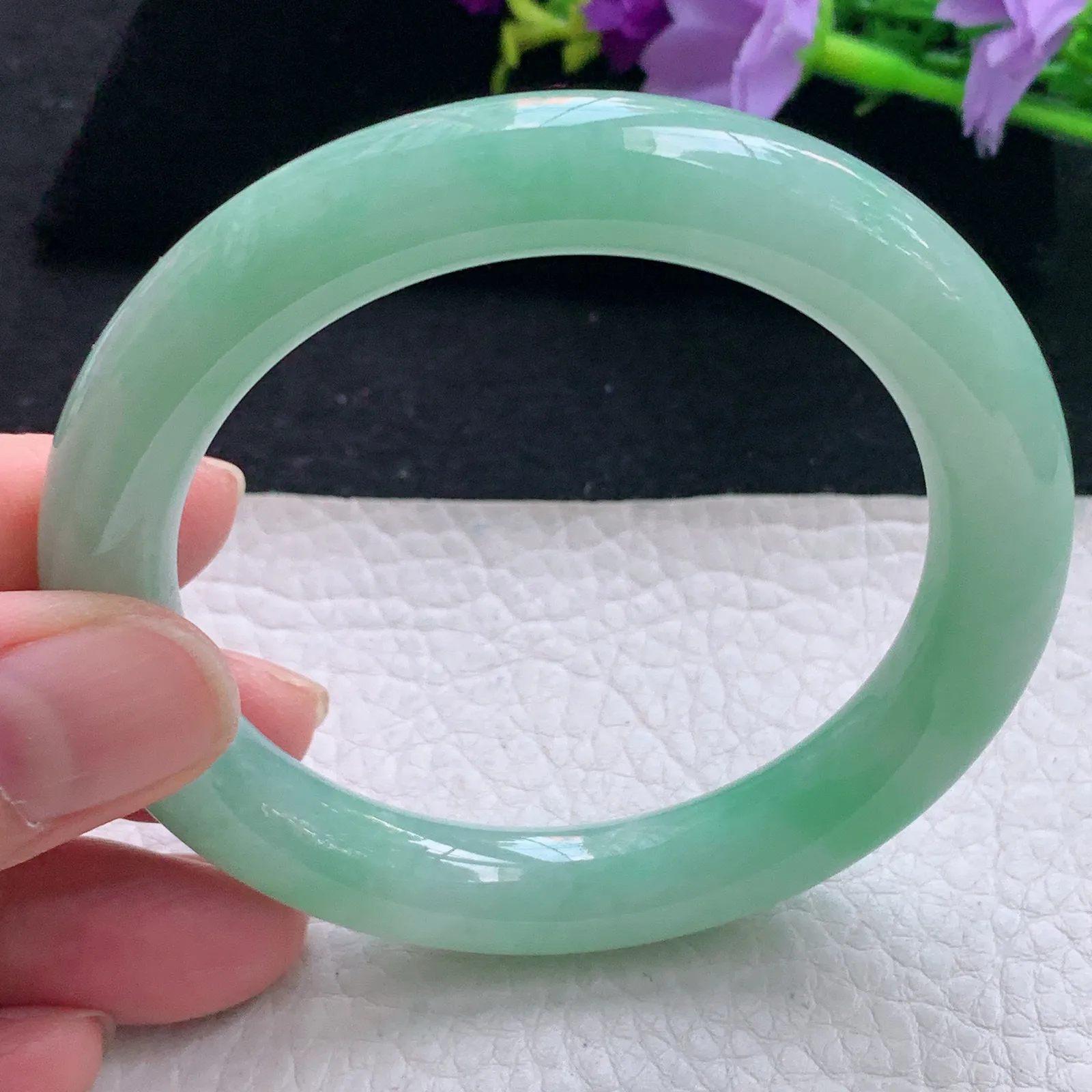 jl自然光55.5*10美人镯 缅甸翡翠玉手镯冰绿圆条玉手环 美人镯