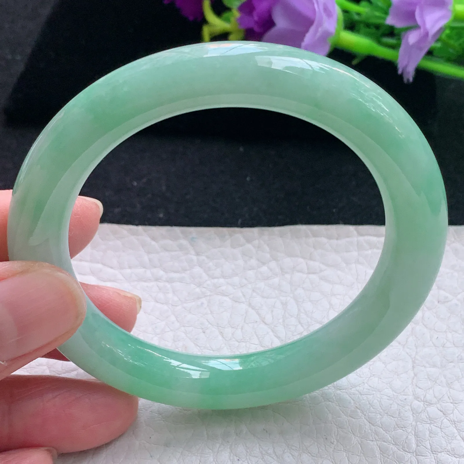 jl自然光55.5*10美人镯 缅甸翡翠玉手镯冰绿圆条玉手环 美人镯