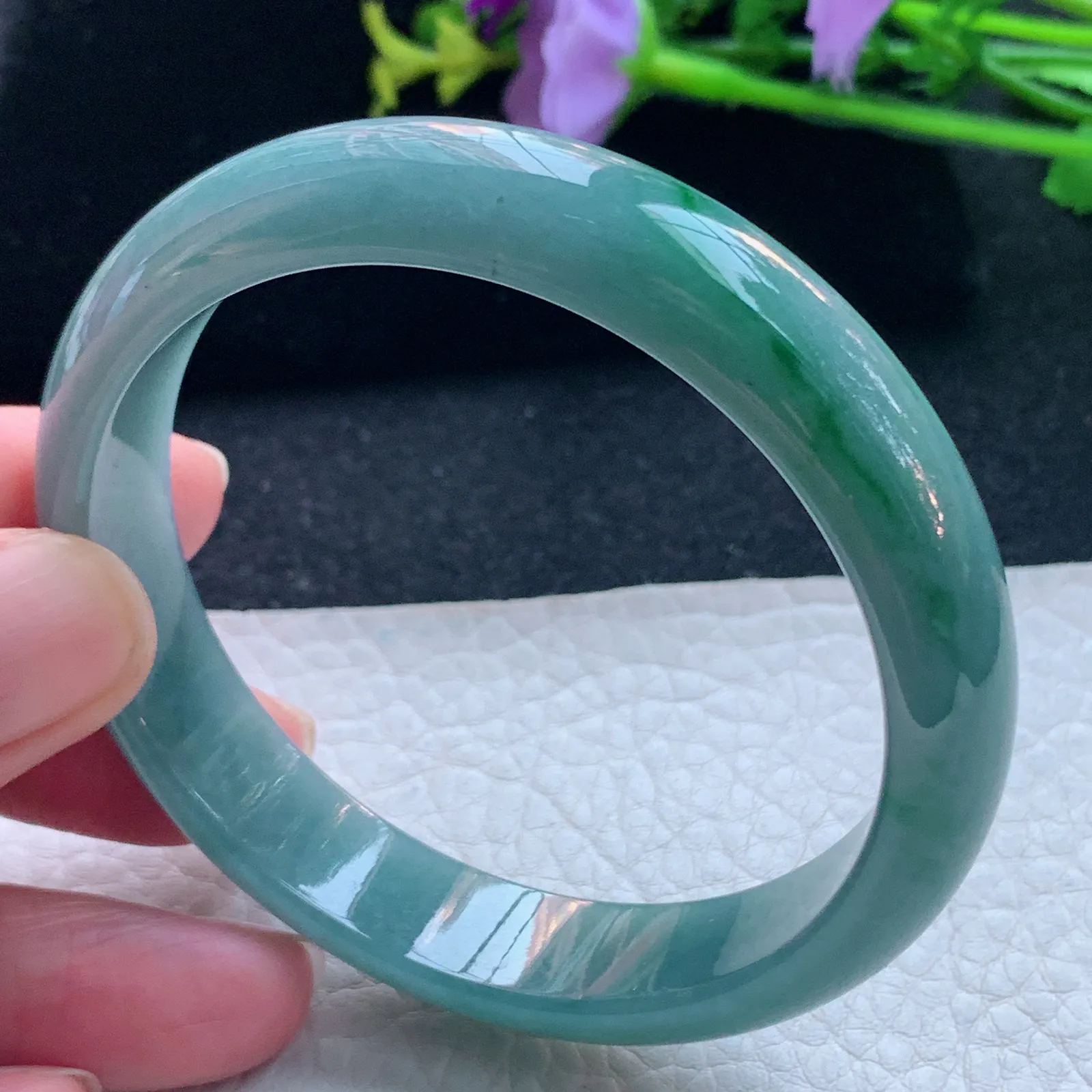 js自然光57*12.9*7平安镯 翡翠A货玉手镯蓝韵秀气宽边玉手环