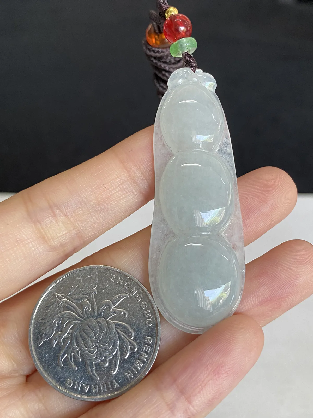 翡翠冰糯种淡绿色福豆，配珠未测