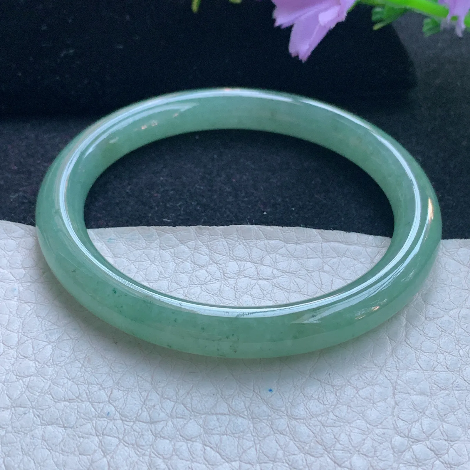 n自然光54*8美人镯 缅甸翡翠玉手镯圆条满绿玉手环 美人镯