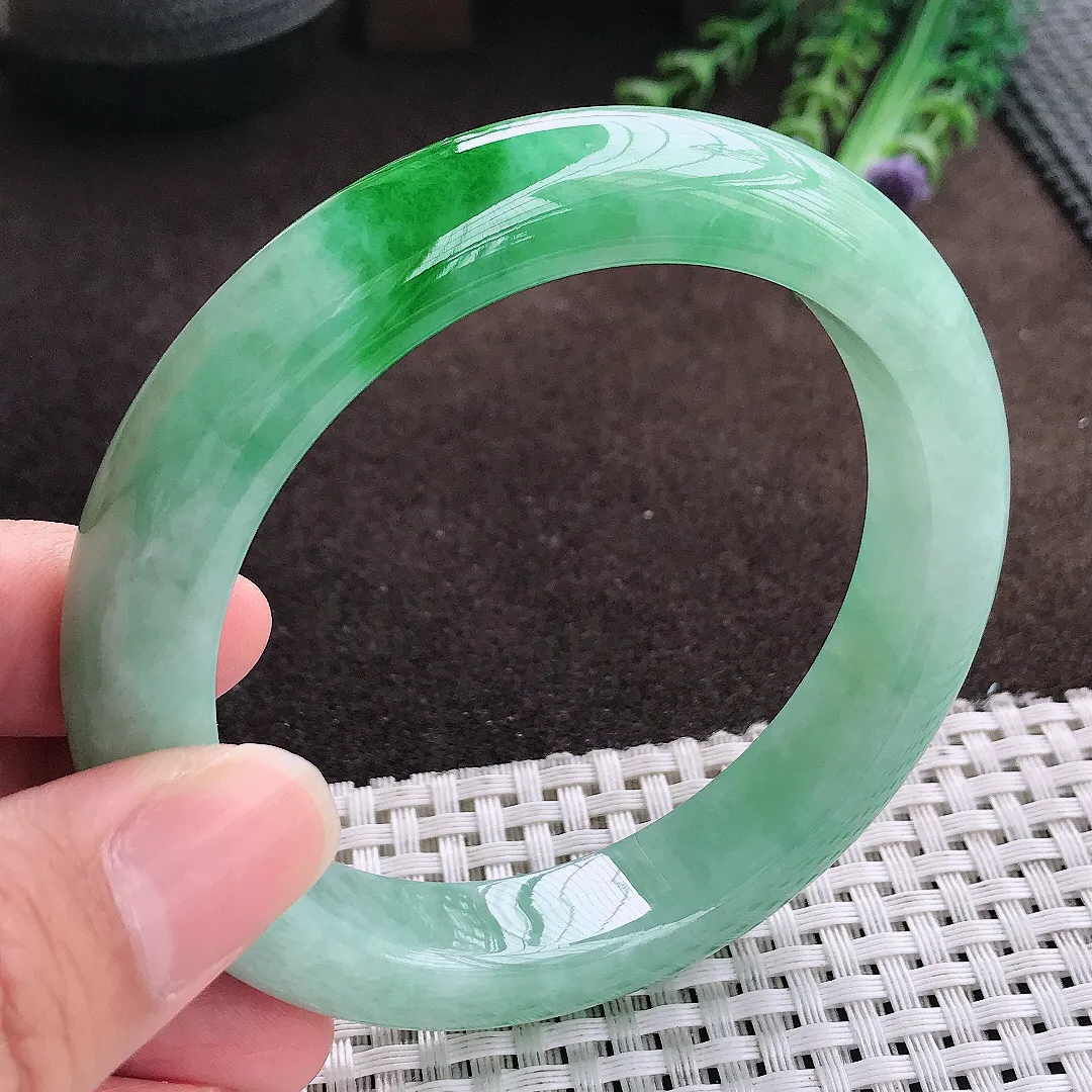 天然a货翡翠60/12.2/9.5老坑精美温润满绿阳绿手镯宽边翡翠玉手镯