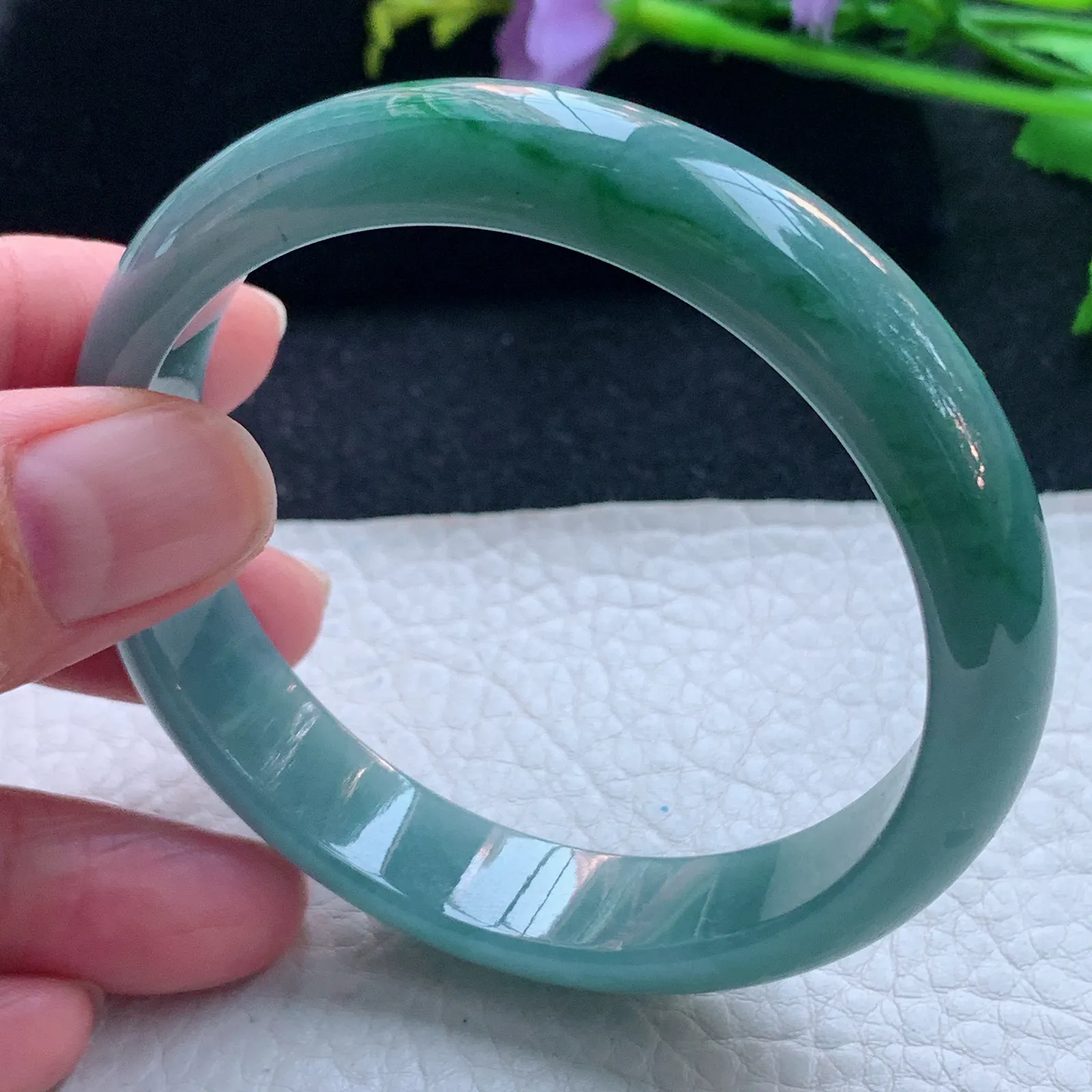 js自然光57*12.9*7平安镯 翡翠A货玉手镯蓝韵秀气宽边玉手环
