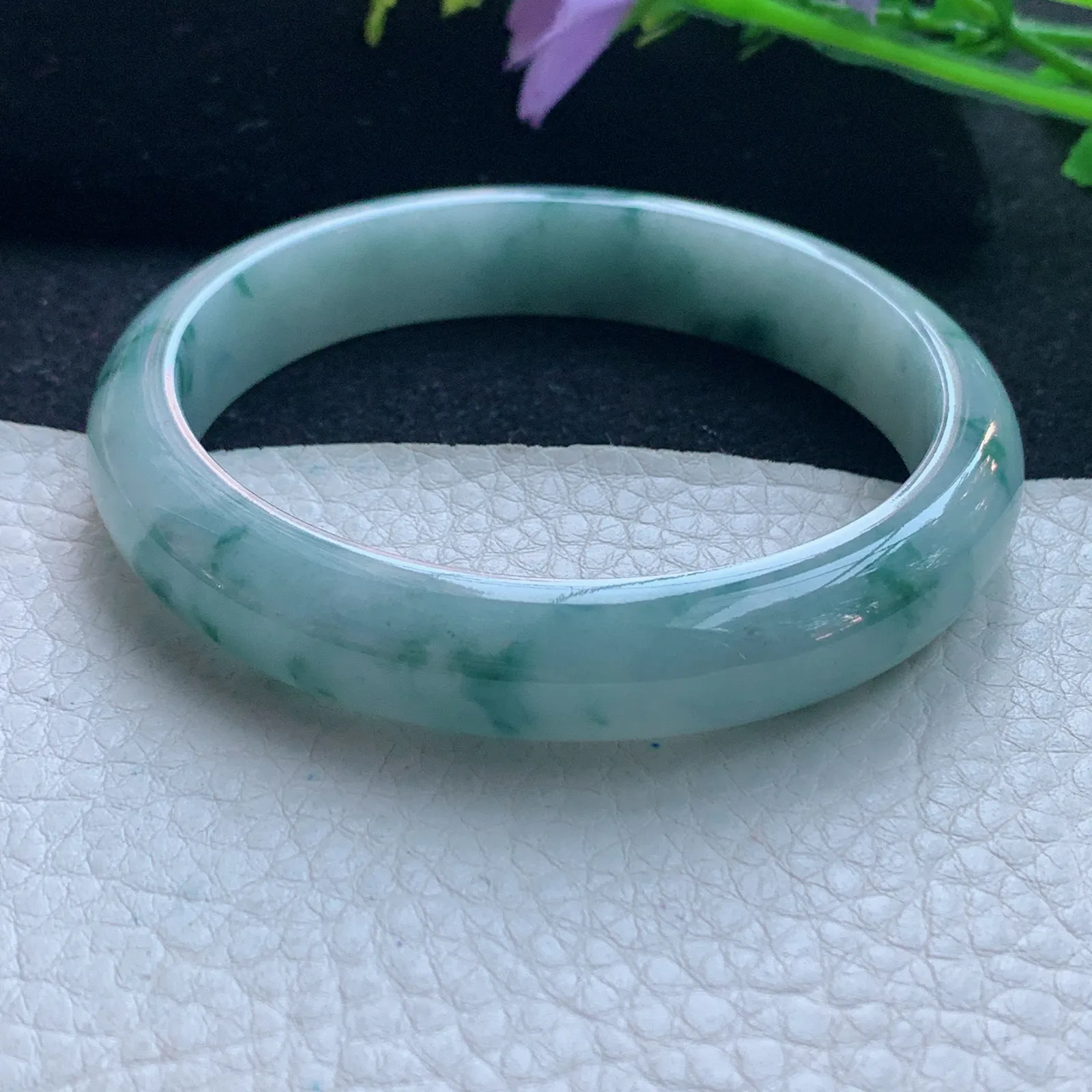 js自然光58*11.8*7.2平安镯 缅甸翡翠玉手镯飘花秀气宽边玉手环