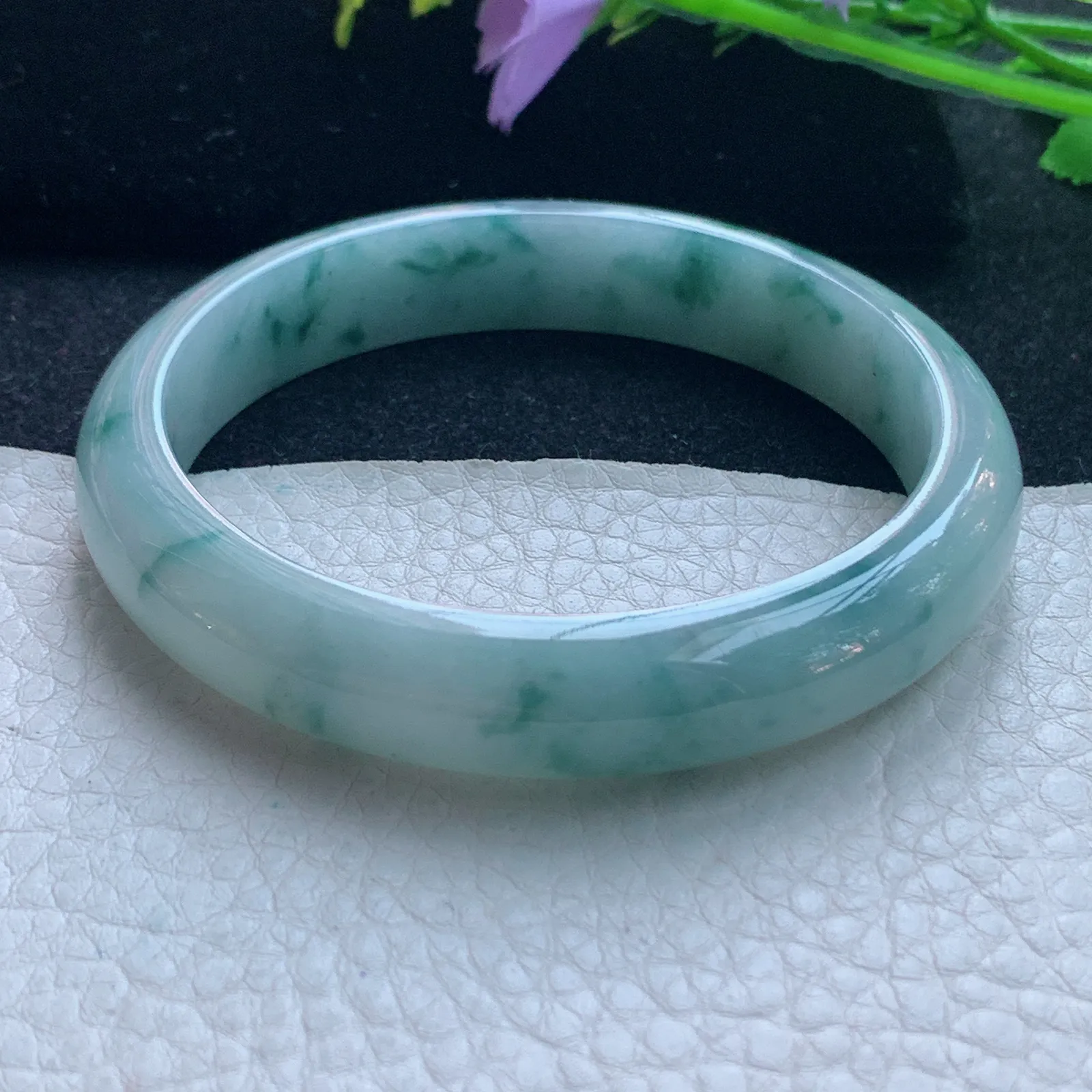 js自然光58*11.8*7.2平安镯 缅甸翡翠玉手镯飘花秀气宽边玉手环