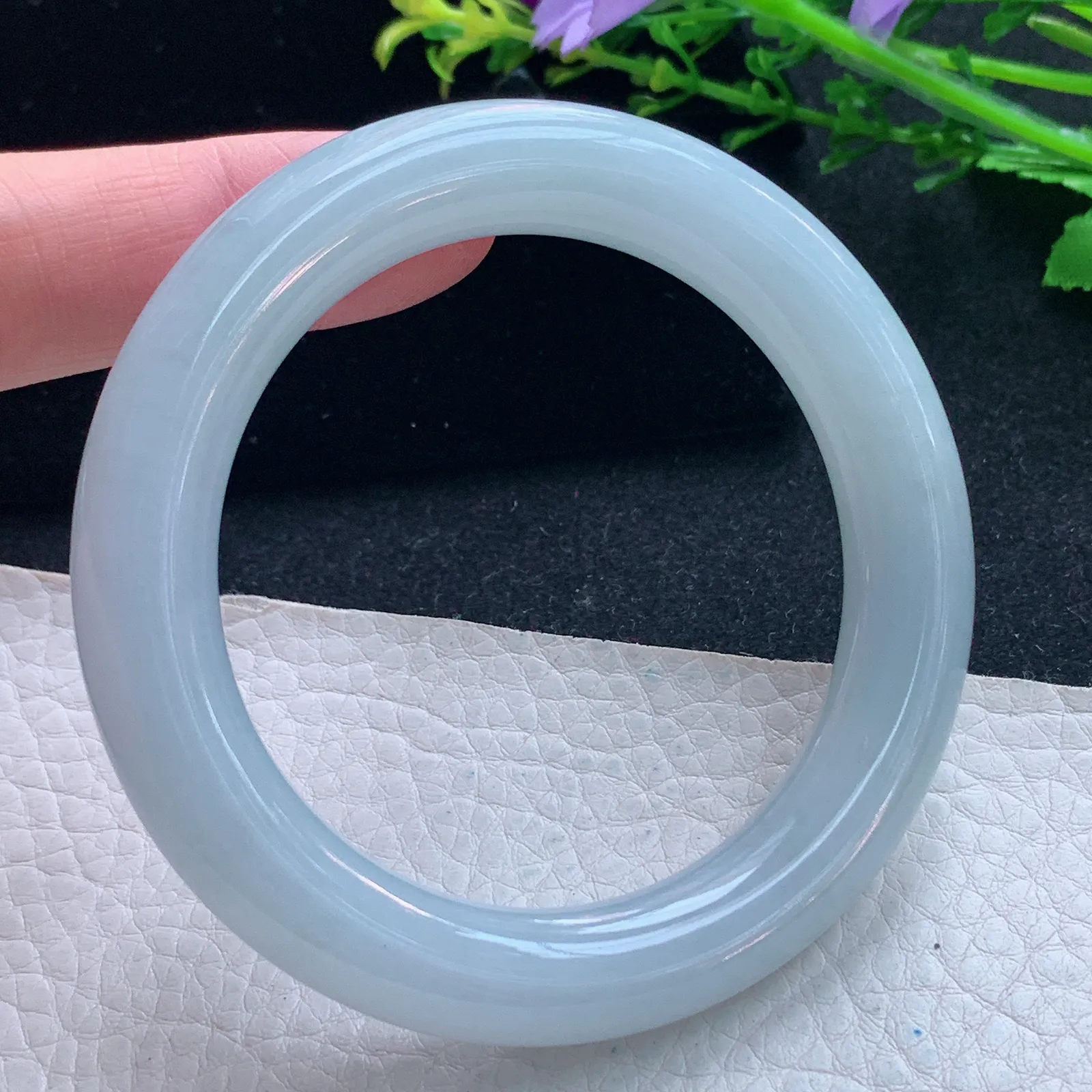 xc自然光53.5*10.8美人镯 天然缅甸翡翠白月光圆条玉手镯 珠宝玉手环