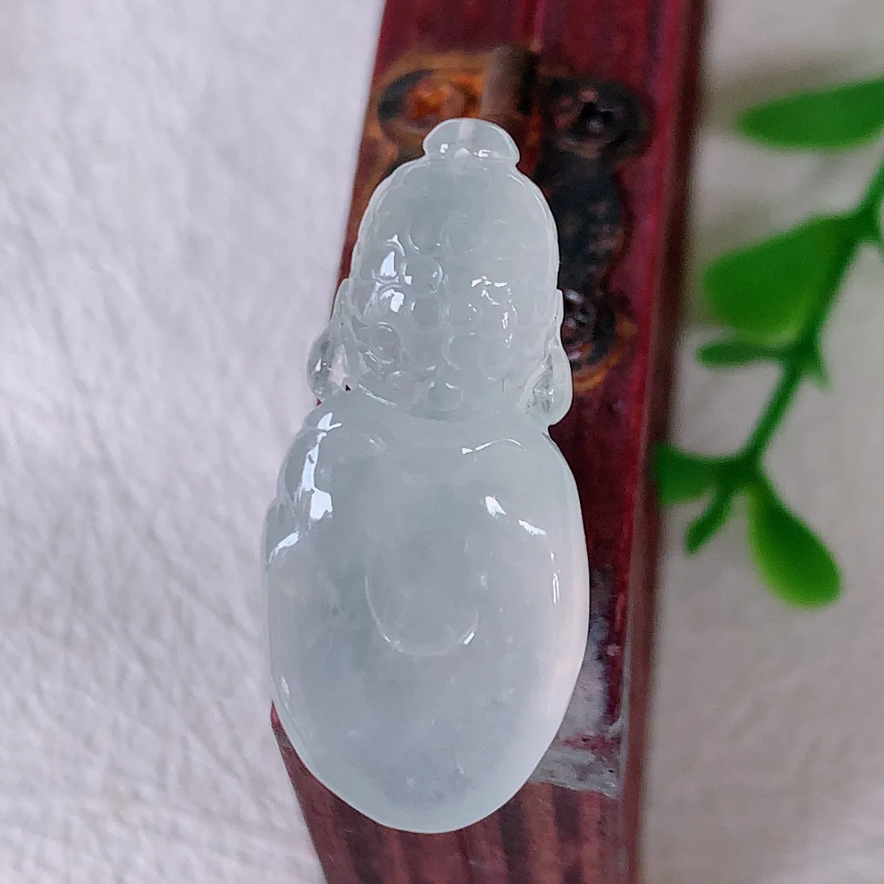 自然光实拍，冰种翡翠保平安宝宝佛吊坠，玉质莹润，佩戴佳品，#1.12