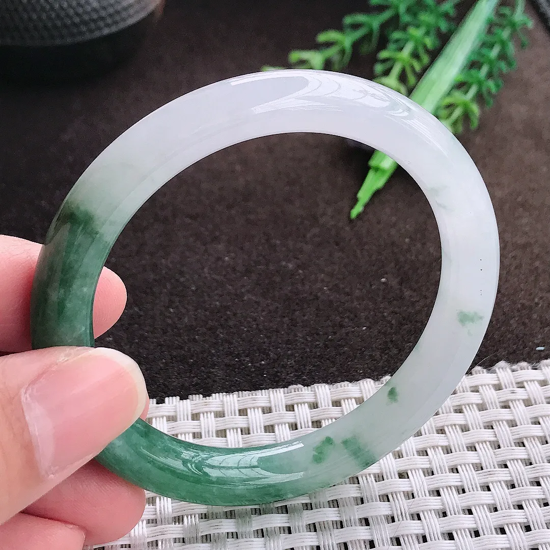 天然a货翡翠53.5/9.2/9.4老坑精美冰润飘花圆条手镯翡翠玉手镯