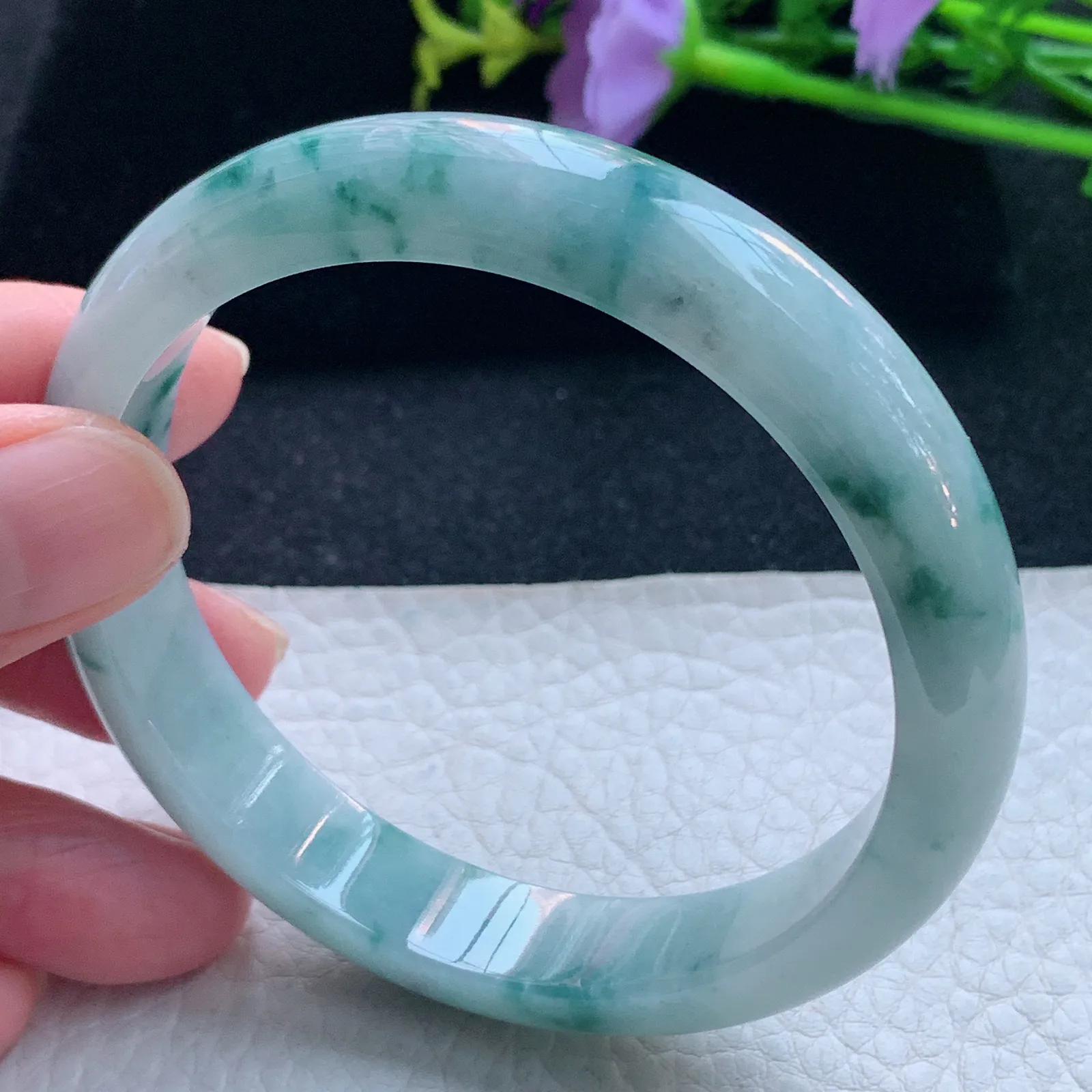 js自然光58*11.8*7.2平安镯 缅甸翡翠玉手镯飘花秀气宽边玉手环