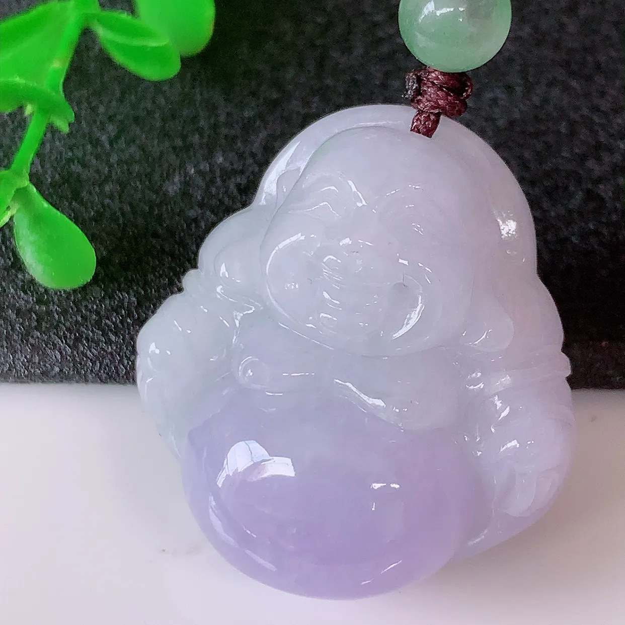 自然光实拍，冰润紫罗兰翡翠佛公吊坠，笑口常开，佛公在心中，一生平安幸福，佛公翠色迷人，佩戴佳品！#46.12