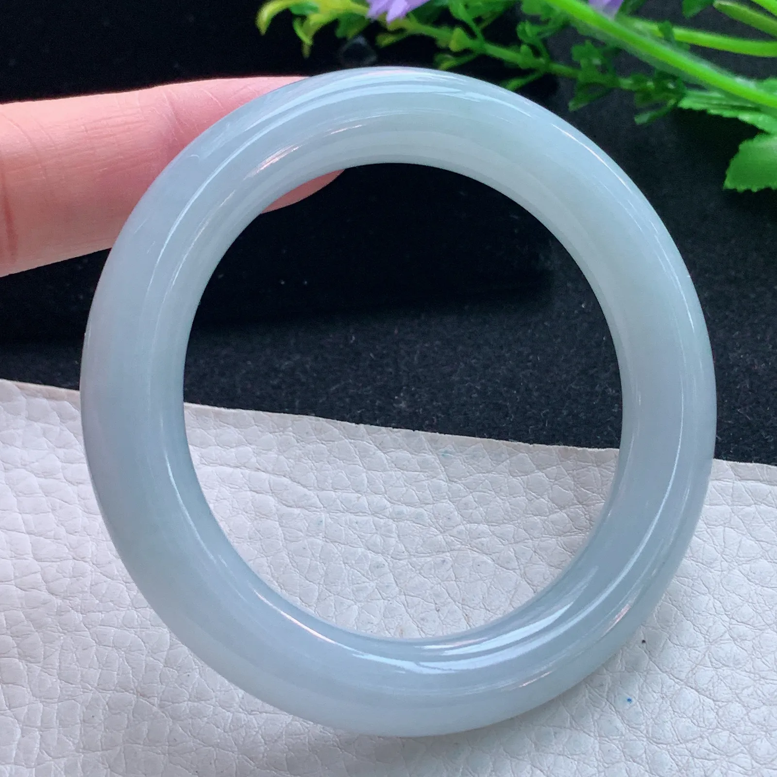 xc自然光53.5*10.8美人镯 天然缅甸翡翠白月光圆条玉手镯 珠宝玉手环