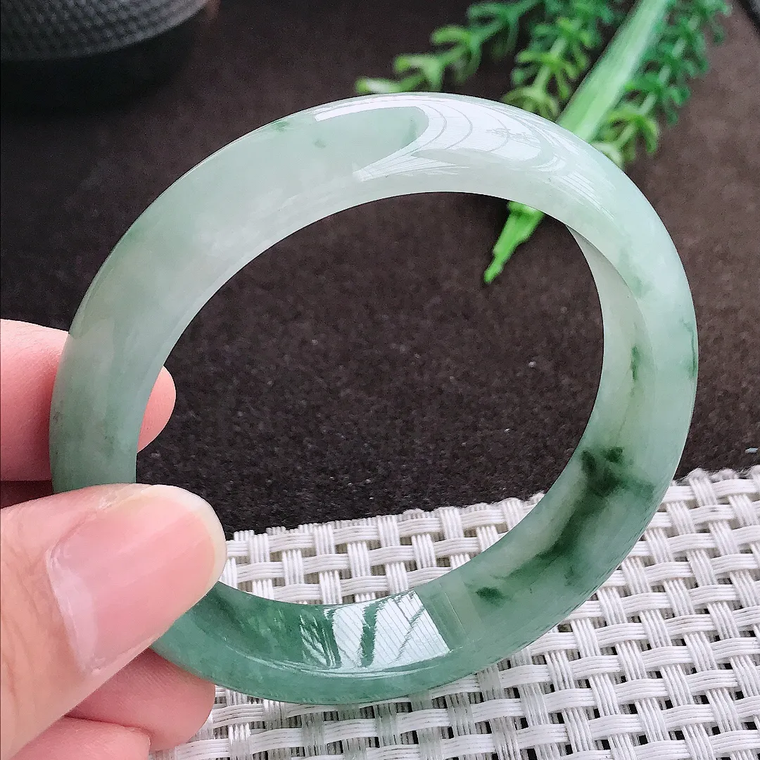 天然a货翡翠54.5/13.8/7.5老坑精美冰润飘花手镯宽边翡翠玉手镯