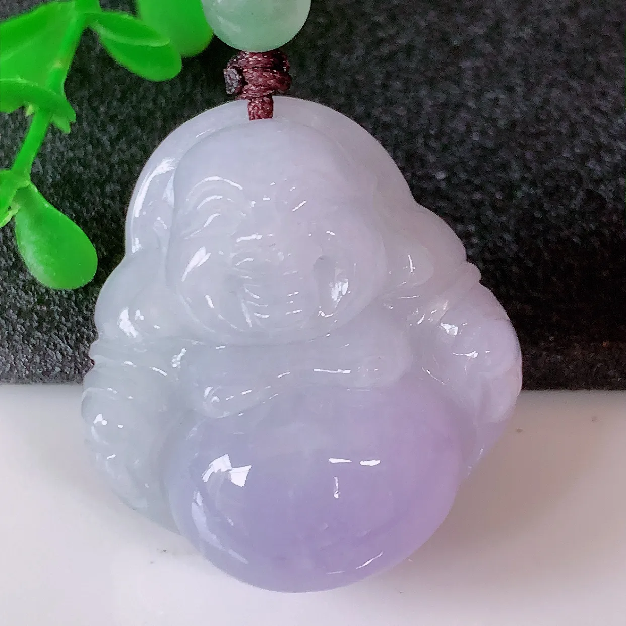 自然光实拍，冰润紫罗兰翡翠佛公吊坠，笑口常开，佛公在心中，一生平安幸福，佛公翠色迷人，佩戴佳品！#46.12