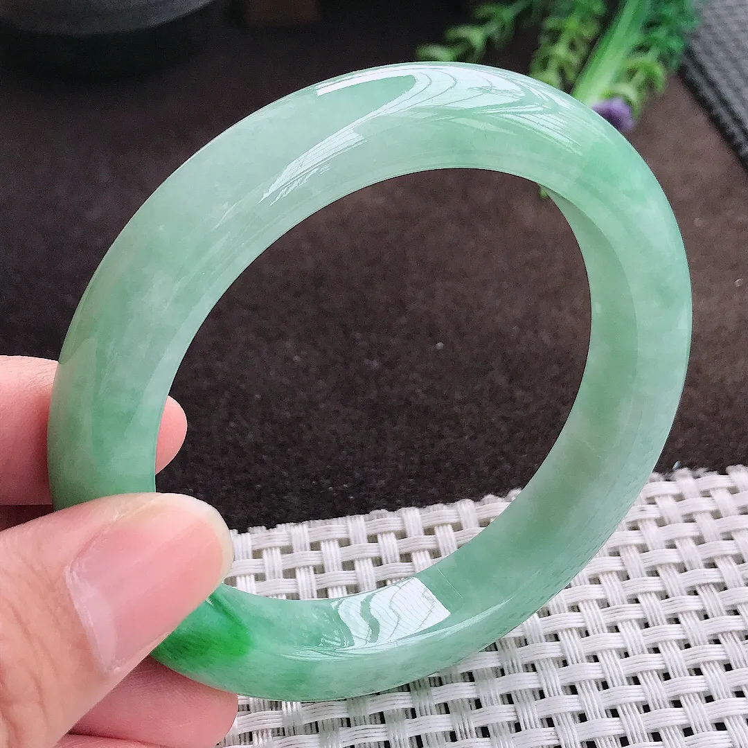 天然a货翡翠60/12.2/9.5老坑精美温润满绿阳绿手镯宽边翡翠玉手镯